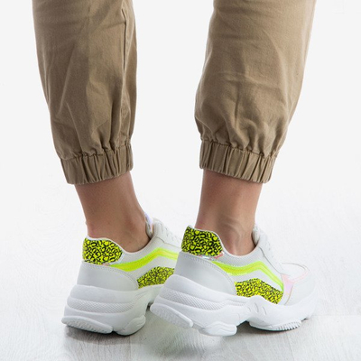 Białe sportowe buty damskie na grubej podeszwie Yellow Pearl - Obuwie