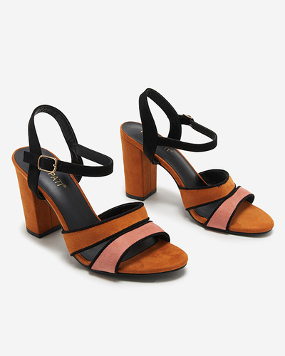 OUTLET Sandale de dama de culoarea camila pe un post Hromm- Incaltaminte