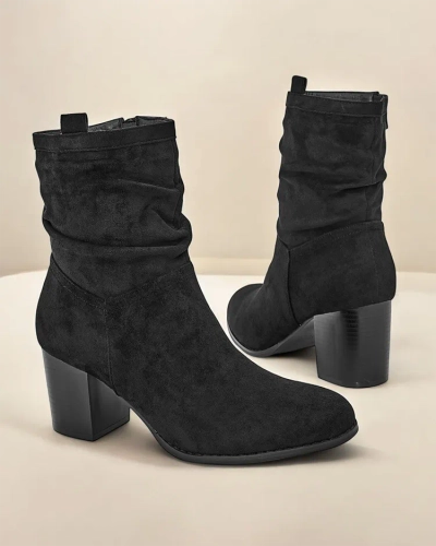 Bocanci pentru femei Royalfashion pe un suport Omiese
