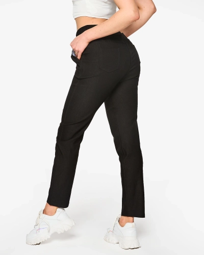 Pantaloni drepți de damă din stofă neagră PLUS SIZE- Îmbrăcăminte