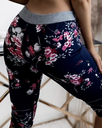 Pantaloni scurți 3/4 de damă bleumarin cu flori roz PLUS SIZE - Îmbrăcăminte