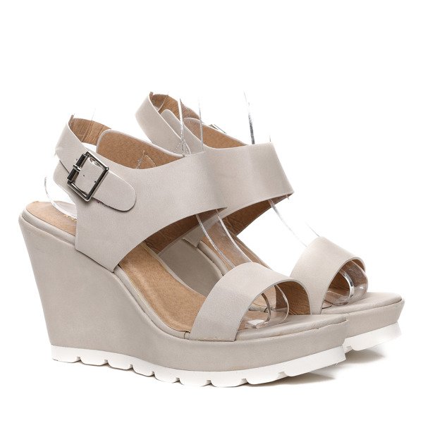 Beżowe sandały na koturnie Posseta - Obuwie