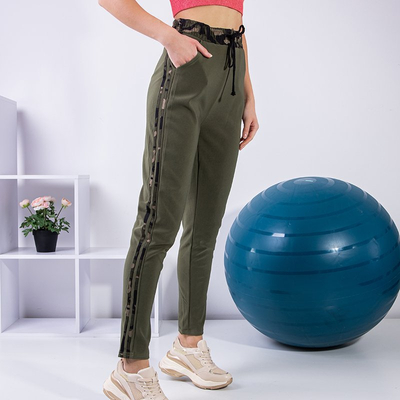 Pantaloni de trening pentru femei cu dungi kaki - Îmbrăcăminte