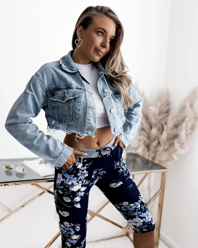 Pantaloni scurți 3/4 de damă bleumarin cu flori albastre PLUS SIZE - Îmbrăcăminte