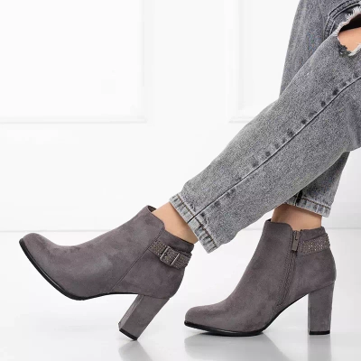 Ghete de dama gri din piele intoarsa cu zirconii cubi Agari - Incaltaminte