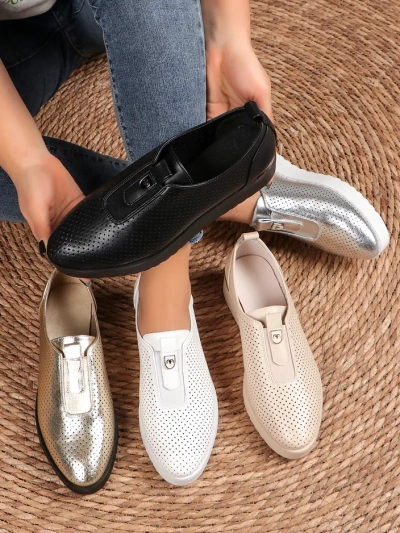 Pantofi perforați pentru femei Royalfashion Slip-on Goffies