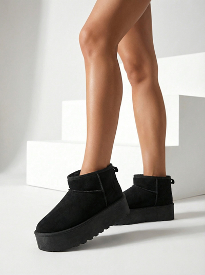 Royalfashion Cizme de zăpadă cu platformă a'la femei în negru Dagodo