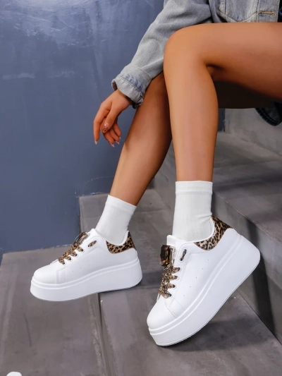 Sneakers sport pentru femei Royalfashion pe o platformă Safirrat