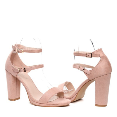 Różowe sandały na słupku- Obuwie