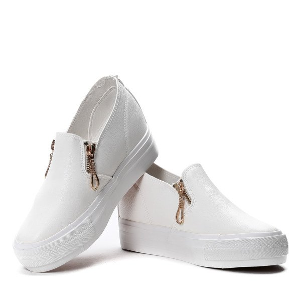 Białe tenisówki slip on z suwaczkami na koturnie Carlee- Obuwie