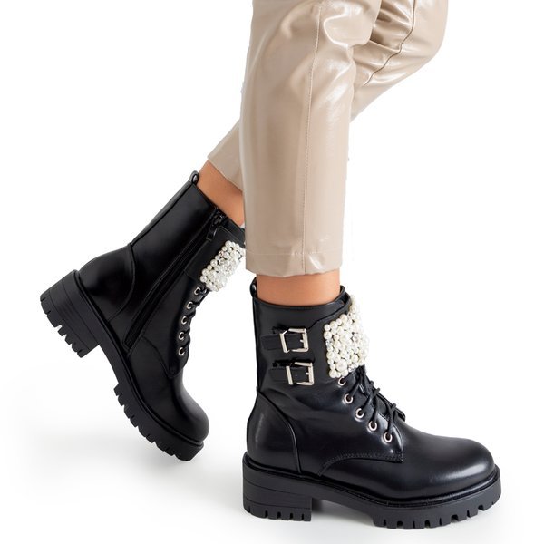 Czarne workery z ozdobami Foga - Obuwie