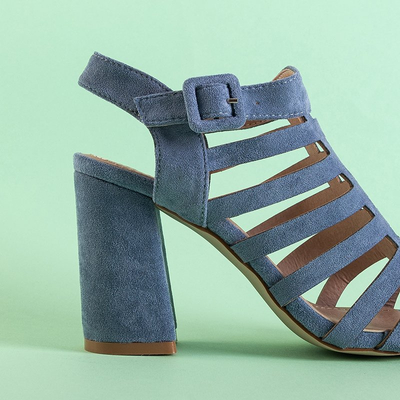 Sandale cu dungi albastre pentru femei pe postarea unui Sim - încălțăminte