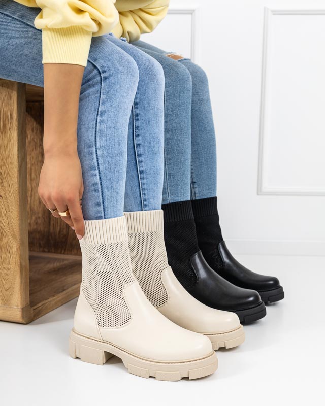 Botine de dama negre ajurate de la Roibu - Pantofi