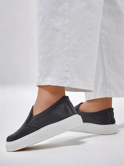 Royalfashion Pantofi slip-on perforați de femei Emayla