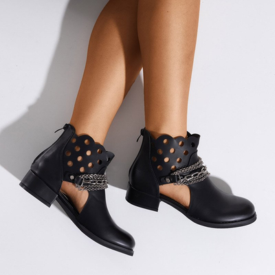 Ghete negre cu decupaje și lanțuri argintii Tierra - Încălțăminte
