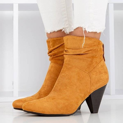 OUTLET Cizme maro cu toc triunghiular Lika - Pantofi