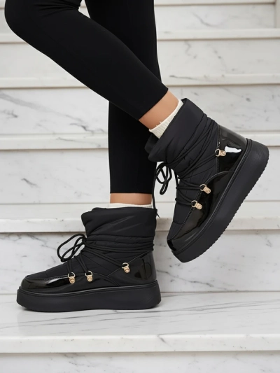 Royalfashion Cizme de zăpadă slip-on pentru femei în negru Dabenda