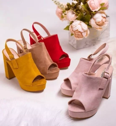 OUTLET Sandale din piele ecologică roz deschis pe un post superior Tripsi-Shoes