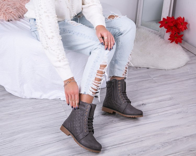 Szare workery z pikowanym wykończeniem Marlenne- Obuwie