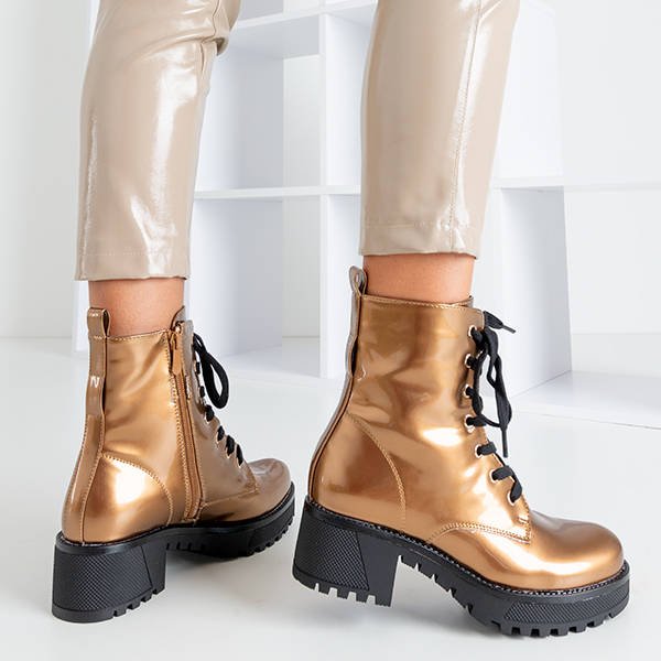 Złote damskie lakierowane workery Minna - Obuwie