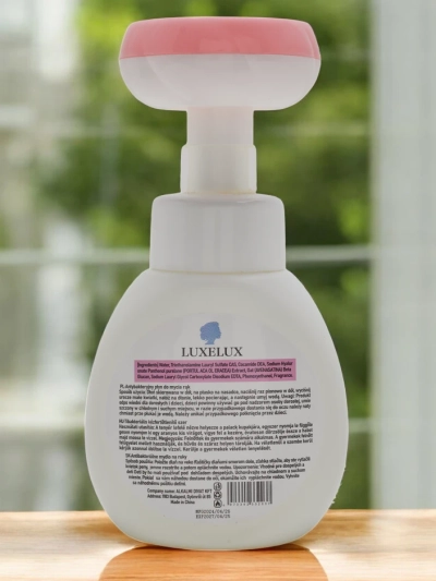 Luxelux Spumă antibacteriană pentru mâini cu aromă de căpșuni 300 ml