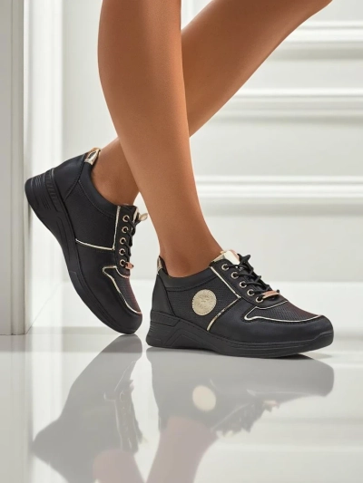 Damskie sneakersy koturny Callista Nero skóra ekologiczna czarne