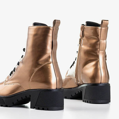 Złote damskie lakierowane workery Minna - Obuwie