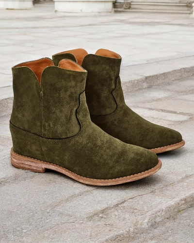 Cizmele de gleznă de tip cowboy pe un toc acoperit, model Blueston