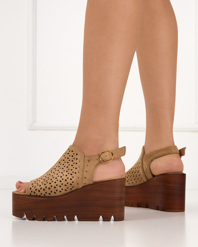 OUTLET Sandale cu pană damă ajurate maro deschis Jomana - Pantofi