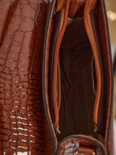 Geantă mică de damă lăcuită din piele ecologică Lunaya