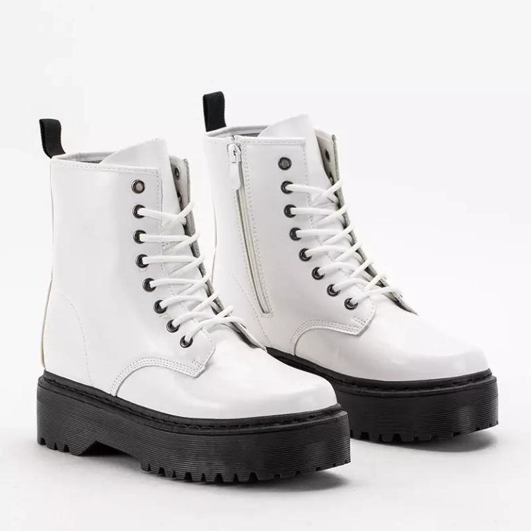 OUTLET Cizme Beretta din piele lacuta alba - Incaltaminte