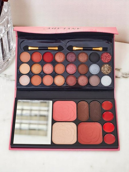 ANYLADY Paletă compactă de machiaj – farduri de pleoape, contour, buze 33 de nuanțe