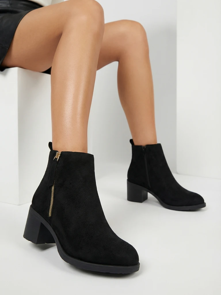 Royalfashion Cizme cu tocuri joase pentru femei din piele de căprioară ecologică neagră Rejerry