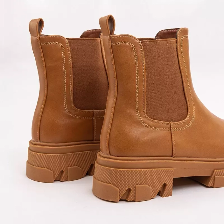 OUTLET Cizme de dama cu toc plat de culoarea camila Esta - Incaltaminte