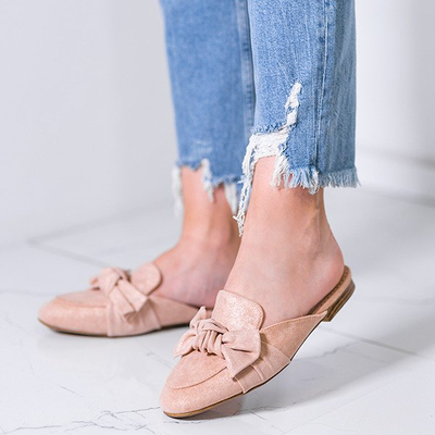 Różowe klapki z eko - zamszu z kokardką Lourdes - Obuwie