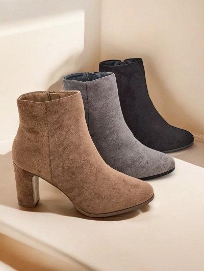 Cizmele de glezna pentru femei de la Royalfashion pe un post Wierod