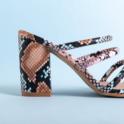 Papuci roz cu relief pe stâlpul superior Furlisa - Încălțăminte