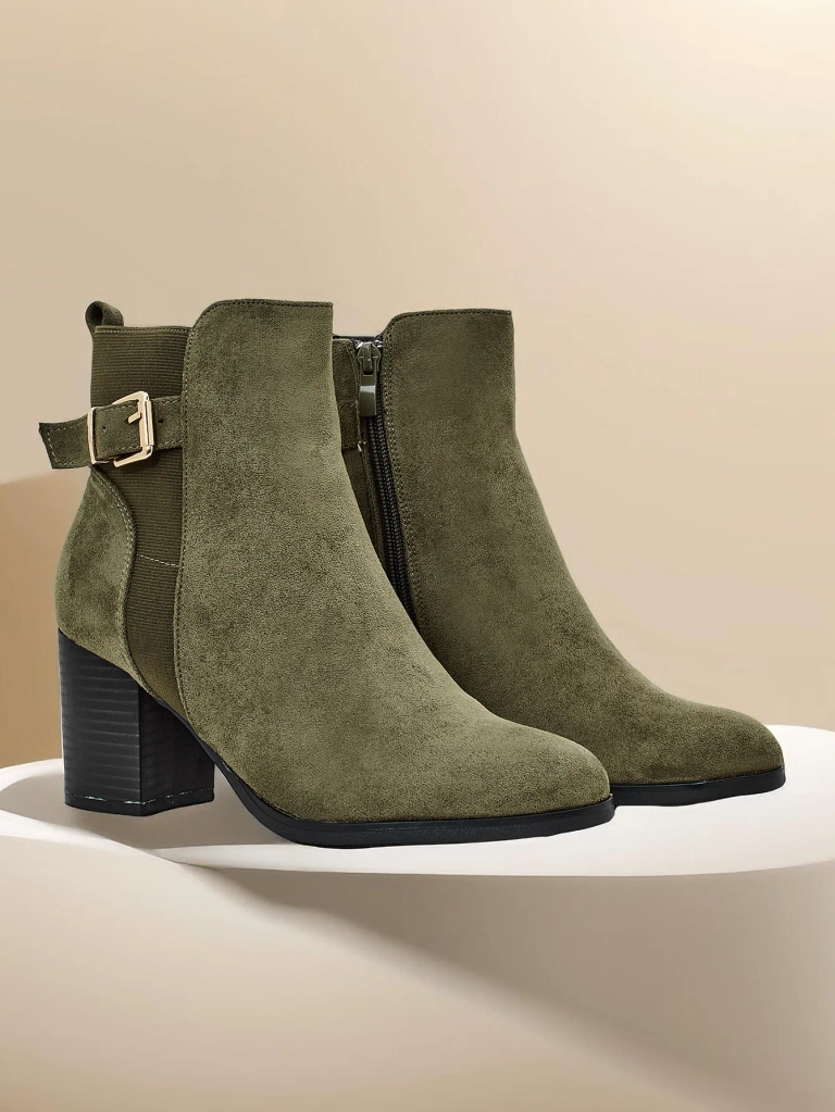 Cizmele de glezna pentru femei Royalfashion pe un butonest Vierod