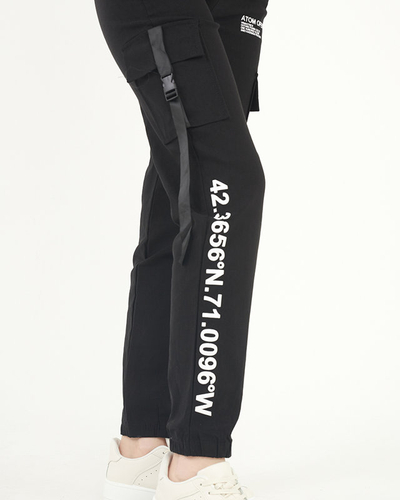 Pantaloni de luptă din stofă neagră pentru femei cu inscripții - Îmbrăcăminte