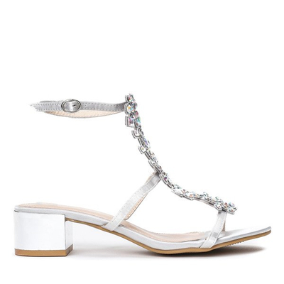 Srebrne sandały na płaskim obcasie Maritza - Obuwie