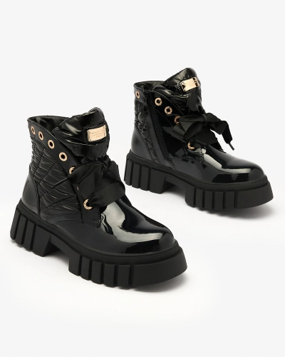 Royalfashion Cizme de damă negre Alefro matlasate și lăcuite