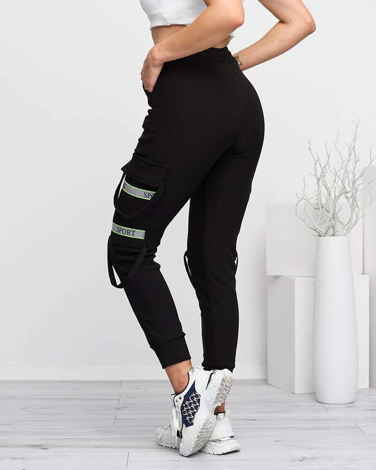 Pantaloni cargo negri de damă cu inscripții - Îmbrăcăminte