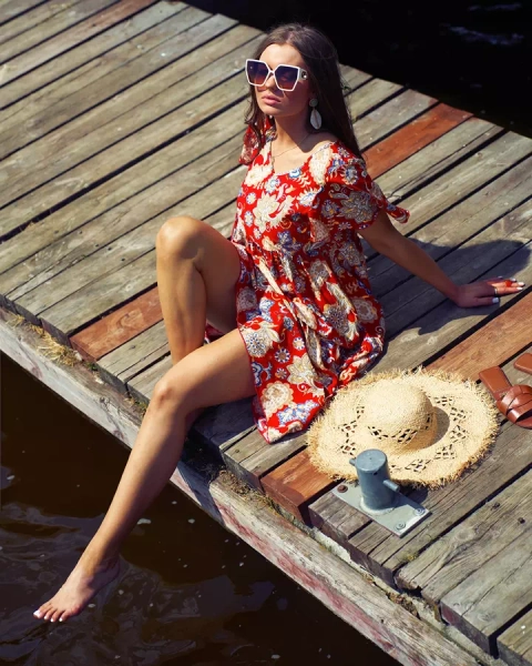 Royalfashion Rochie roșie pentru femei cu model floral colorat