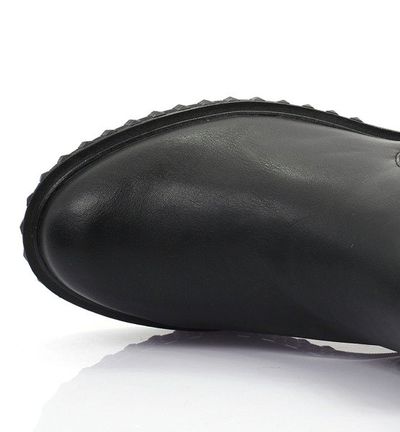 Czarne botki z tłoczeniem na podeszwie - Obuwie