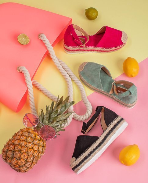 Fuksjowe sandały damskie na platformie Mora - Obuwie