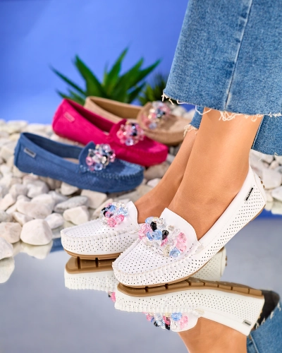 Royalfashion Mocasini albi de damă, ajurați, cu cristale decorative Cizzas