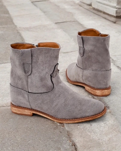 Cizmele de cowboy de la Royalfashion pe un toc acoperit Patorias