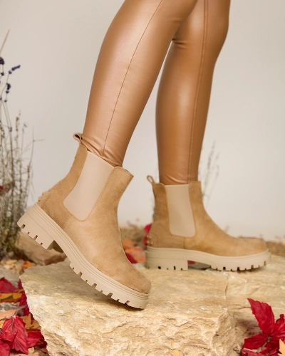 Royalfashion Cizme izolate de damă în culoarea camel Comfy Walk