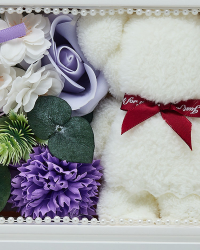 Royalfashion Flowerbox Flori într-o cutie cu un ursuleț de pluș