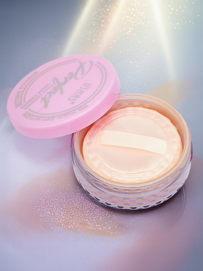Pudră liberă pentru față cu efect de finisaj natural